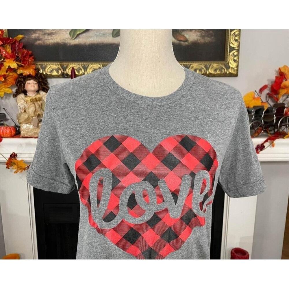 Bella Canvas Women’s LOVE T-shirt Size Medium
